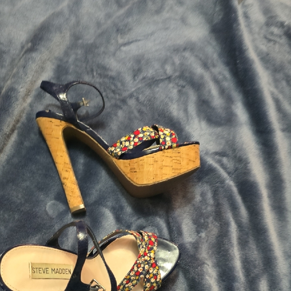 Steve Madden Blue Heeled Sandals 🤑 - Picture 3 of 3